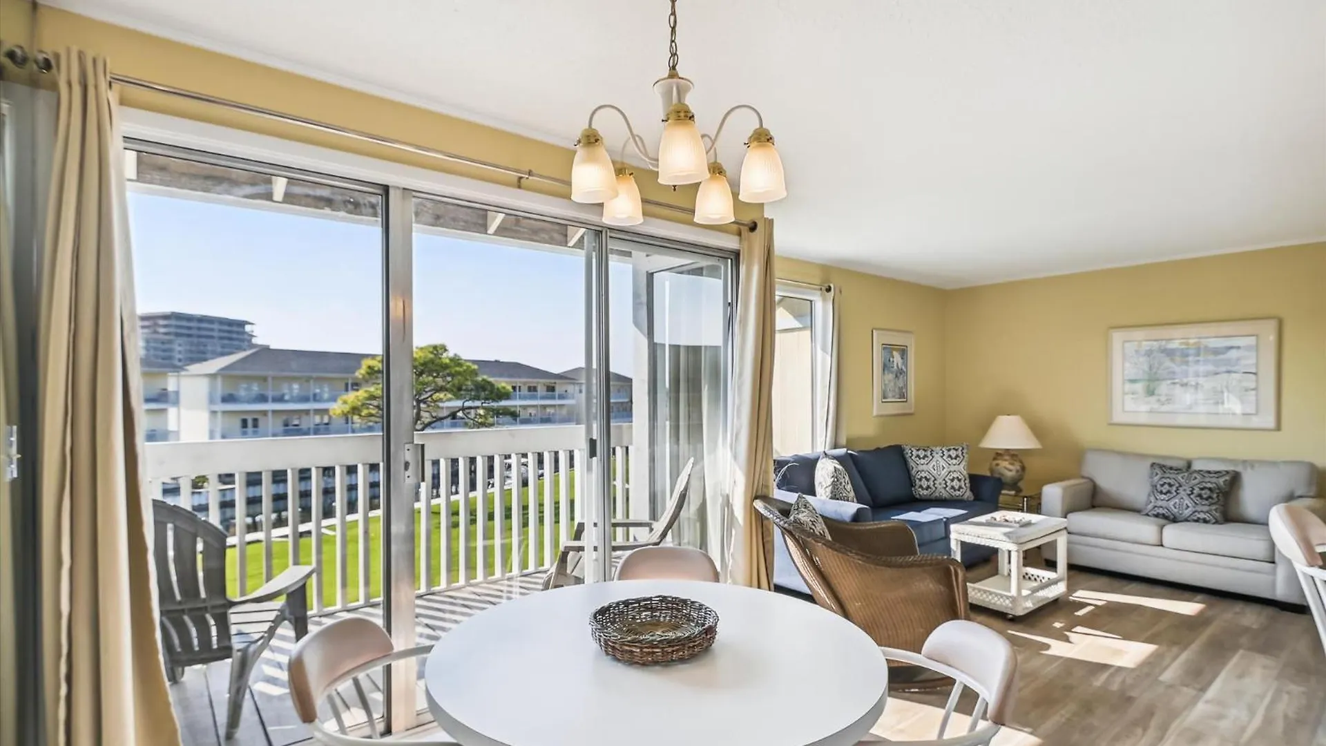 Sandpiper Cove 2042- By Holiday Isle Properties Destin Apartment